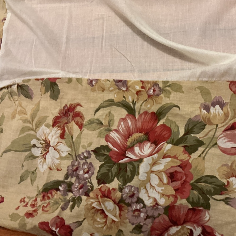 NWOT Waverly Queen Bedskirt - Picture 15 of 15